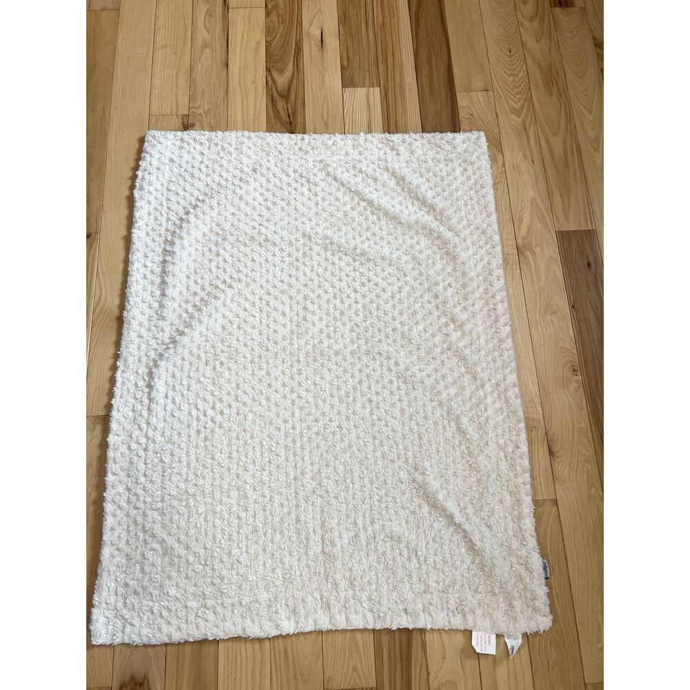 Thro by Marlo Lorenz Green Plush Fuzzy Soft Cream‎ Baby Blanket